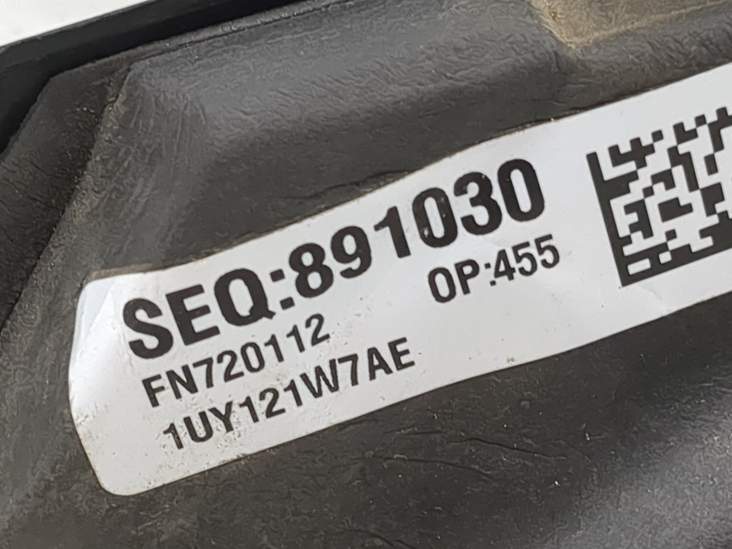 2015-2017 Chrysler 200 Passenger Side View Mirror - Right Door Mirror OEM Used - Oemusedautoparts1.com