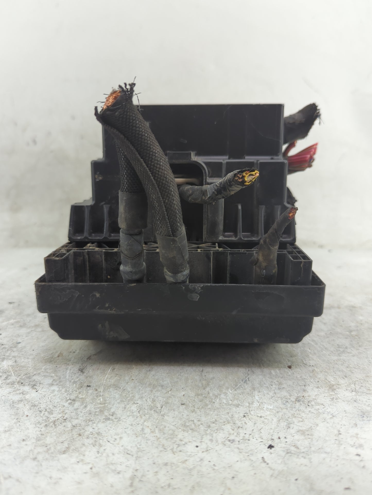 2015 Chrysler 200 Fusebox Fuse Box Panel Relay Module P/N:68209781AD Fits OEM Used Auto Parts - Oemusedautoparts1.com