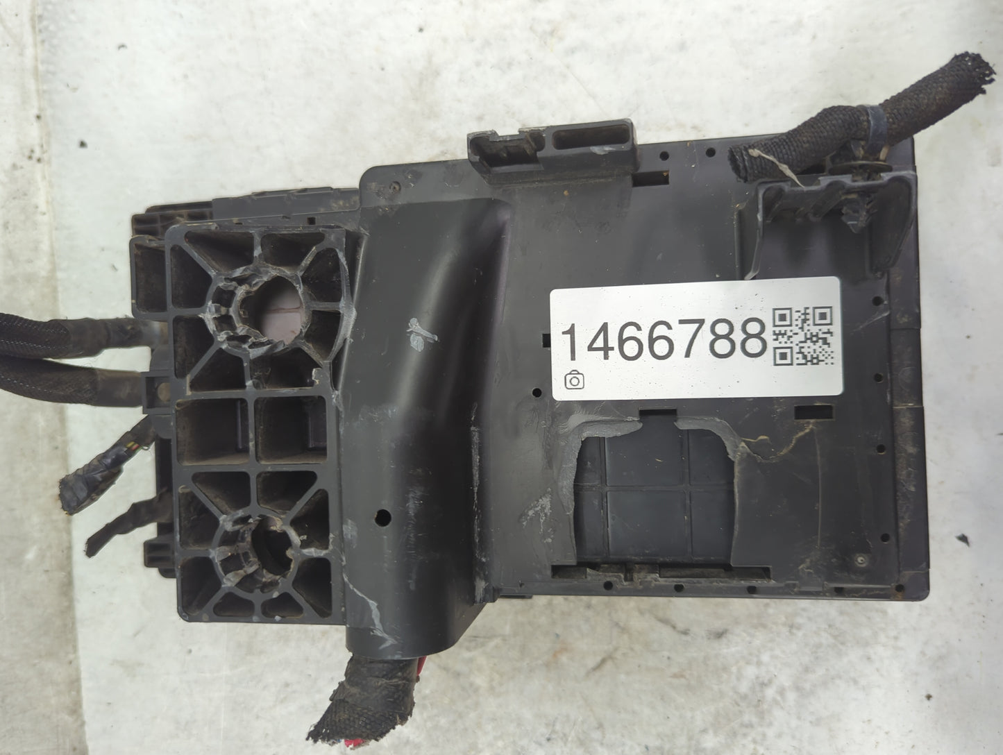 2015 Chrysler 200 Fusebox Fuse Box Panel Relay Module P/N:68209781AD Fits OEM Used Auto Parts - Oemusedautoparts1.com