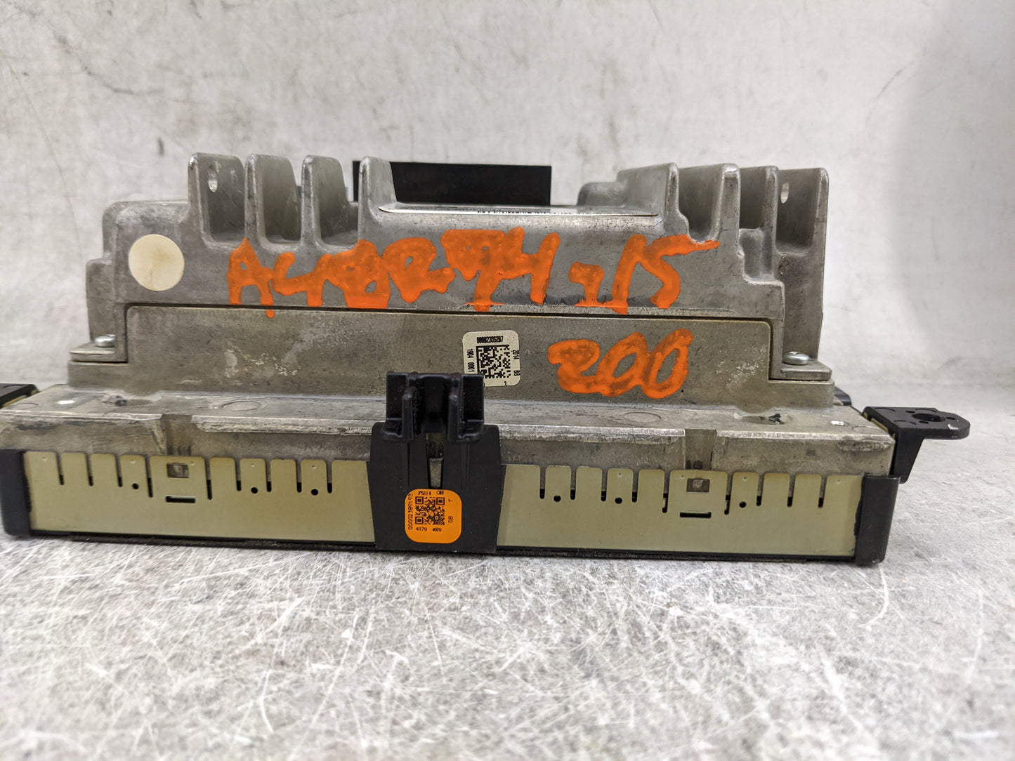 2015 Chrysler 200 Radio AM FM Cd Player Receiver Replacement P/N:68190260AE QNG-BE2801, 6434C-BE2801, NC7V540D Fits OEM Used