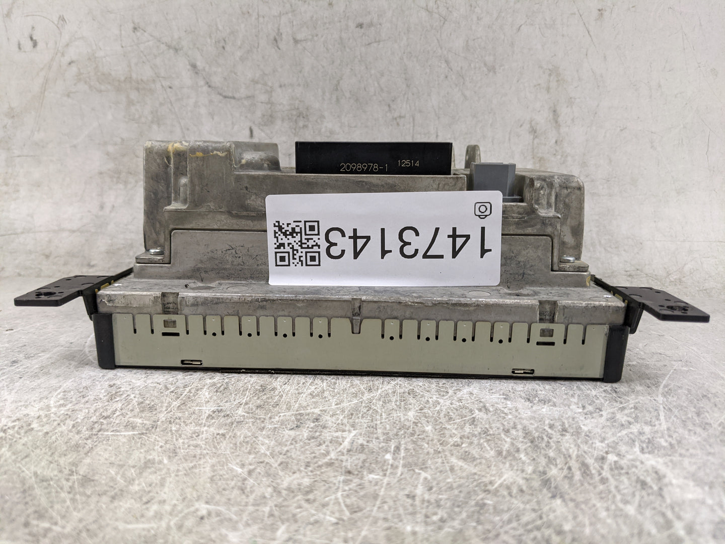 2015 Chrysler 200 Radio AM FM Cd Player Receiver Replacement P/N:68190260AE QNG-BE2801, 6434C-BE2801, NC7V540D Fits OEM Used