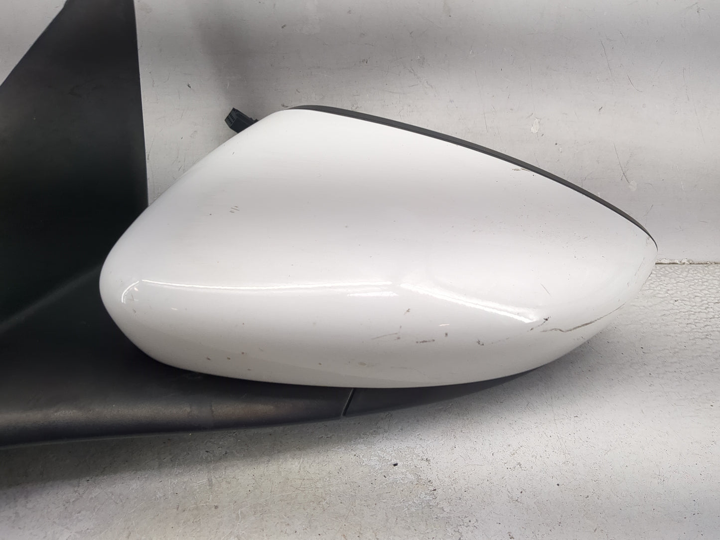 2015-2017 Chrysler 200 Driver Side View Mirror - Left Door Mirror OEM Used - Oemusedautoparts1.com