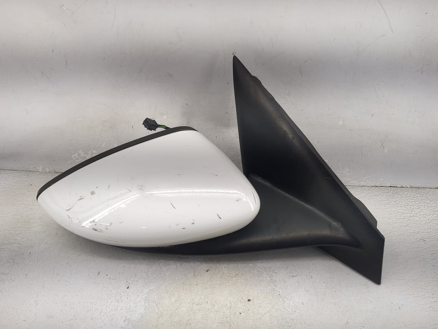 2015-2017 Chrysler 200 Passenger Side View Mirror - Right Door Mirror OEM Used - Oemusedautoparts1.com