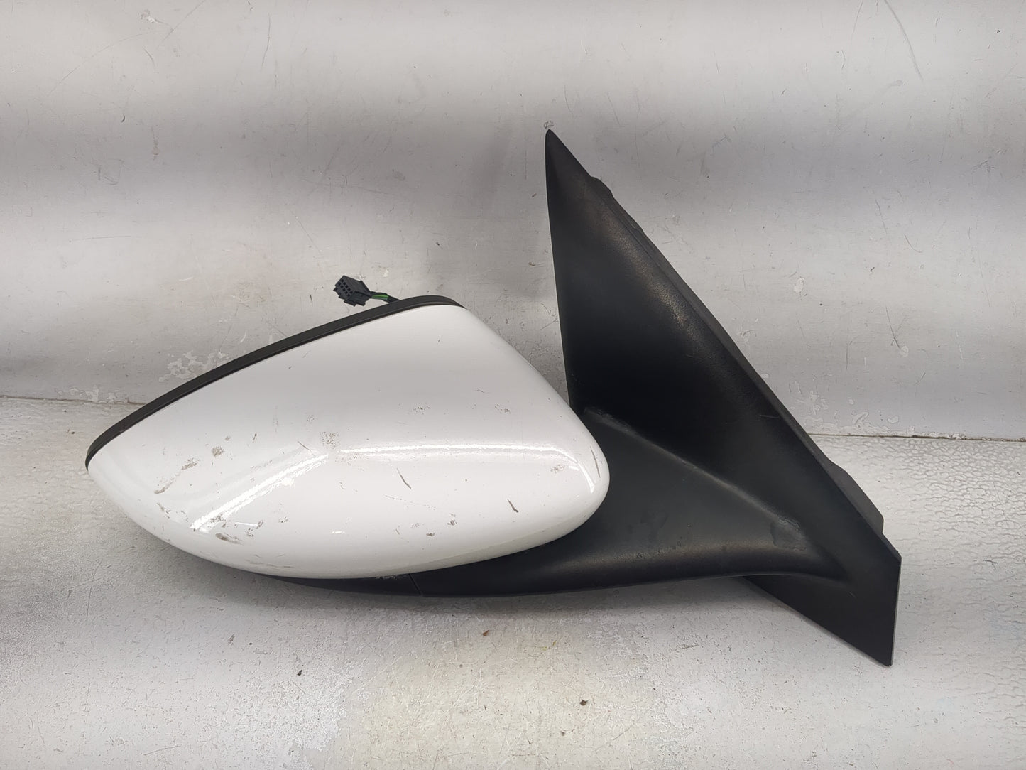 2015-2017 Chrysler 200 Passenger Side View Mirror - Right Door Mirror OEM Used - Oemusedautoparts1.com