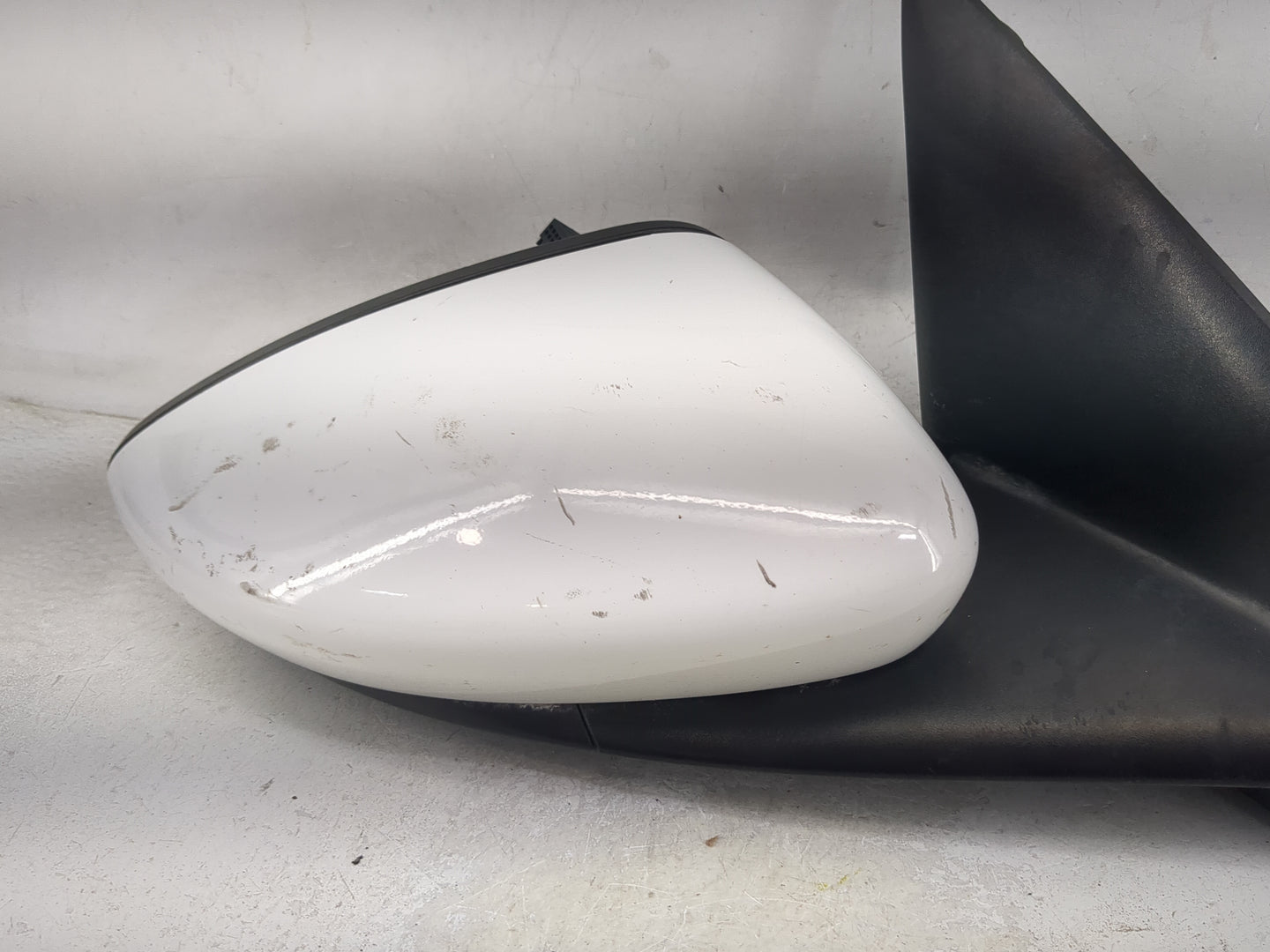 2015-2017 Chrysler 200 Passenger Side View Mirror - Right Door Mirror OEM Used - Oemusedautoparts1.com