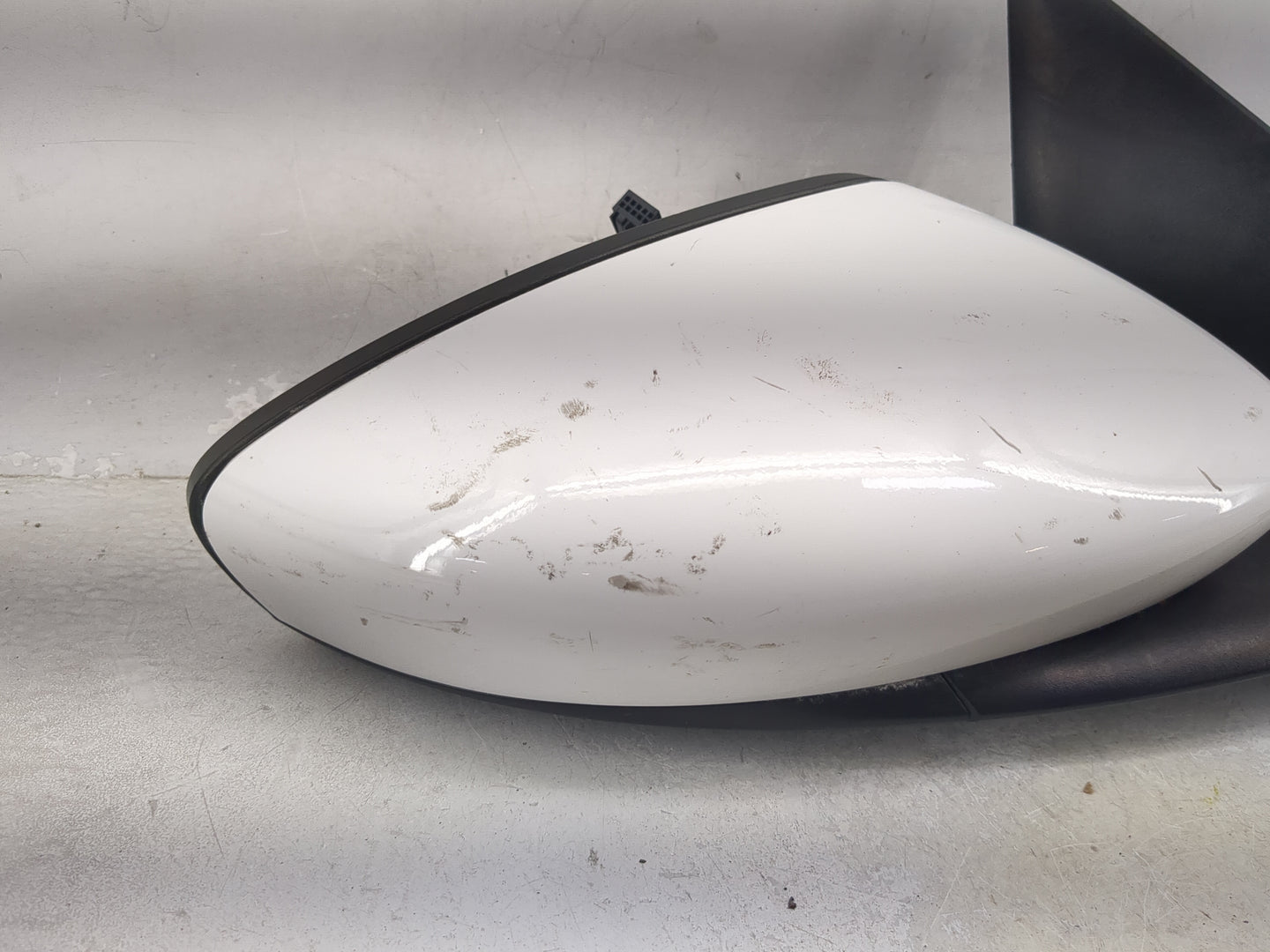 2015-2017 Chrysler 200 Passenger Side View Mirror - Right Door Mirror OEM Used - Oemusedautoparts1.com