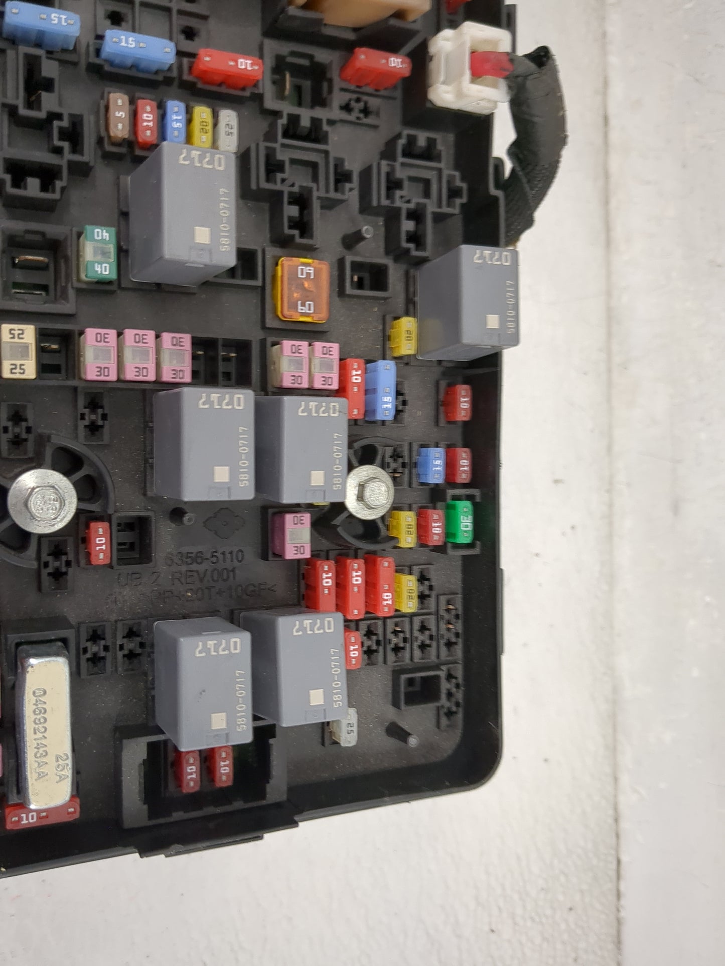 2015 Chrysler 200 Fusebox Fuse Box Relay Module Tipm 1476114 - Oemusedautoparts1.com