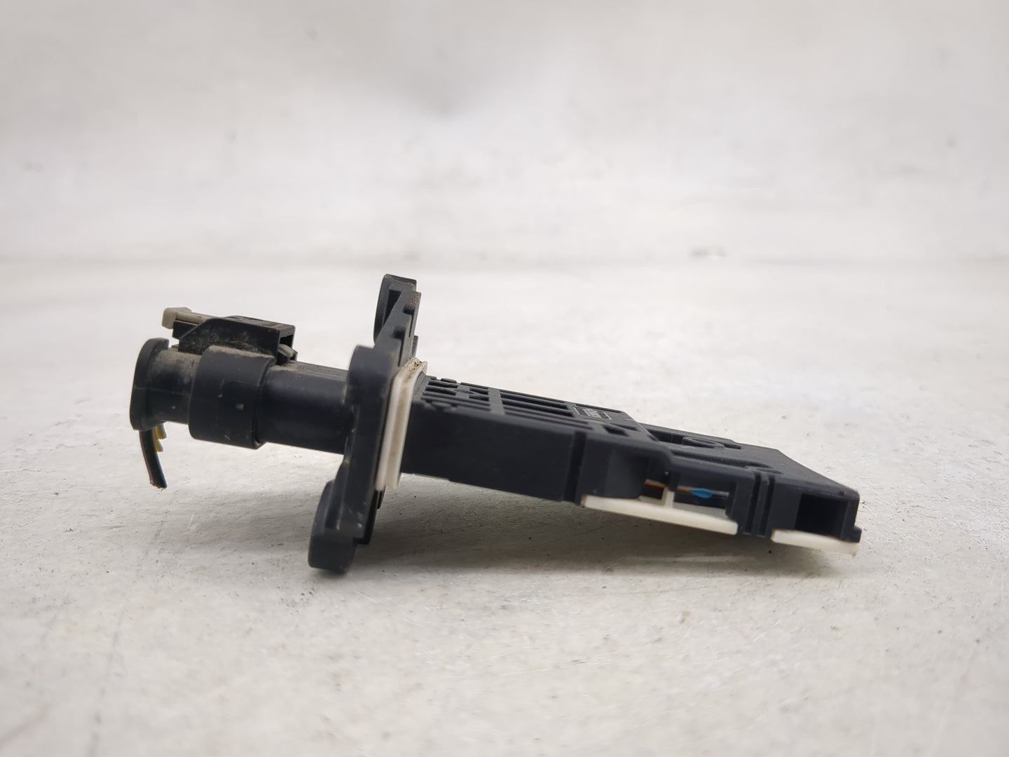 2015-2017 Chrysler 200 Mass Air Flow Meter Maf 1485448 - Oemusedautoparts1.com