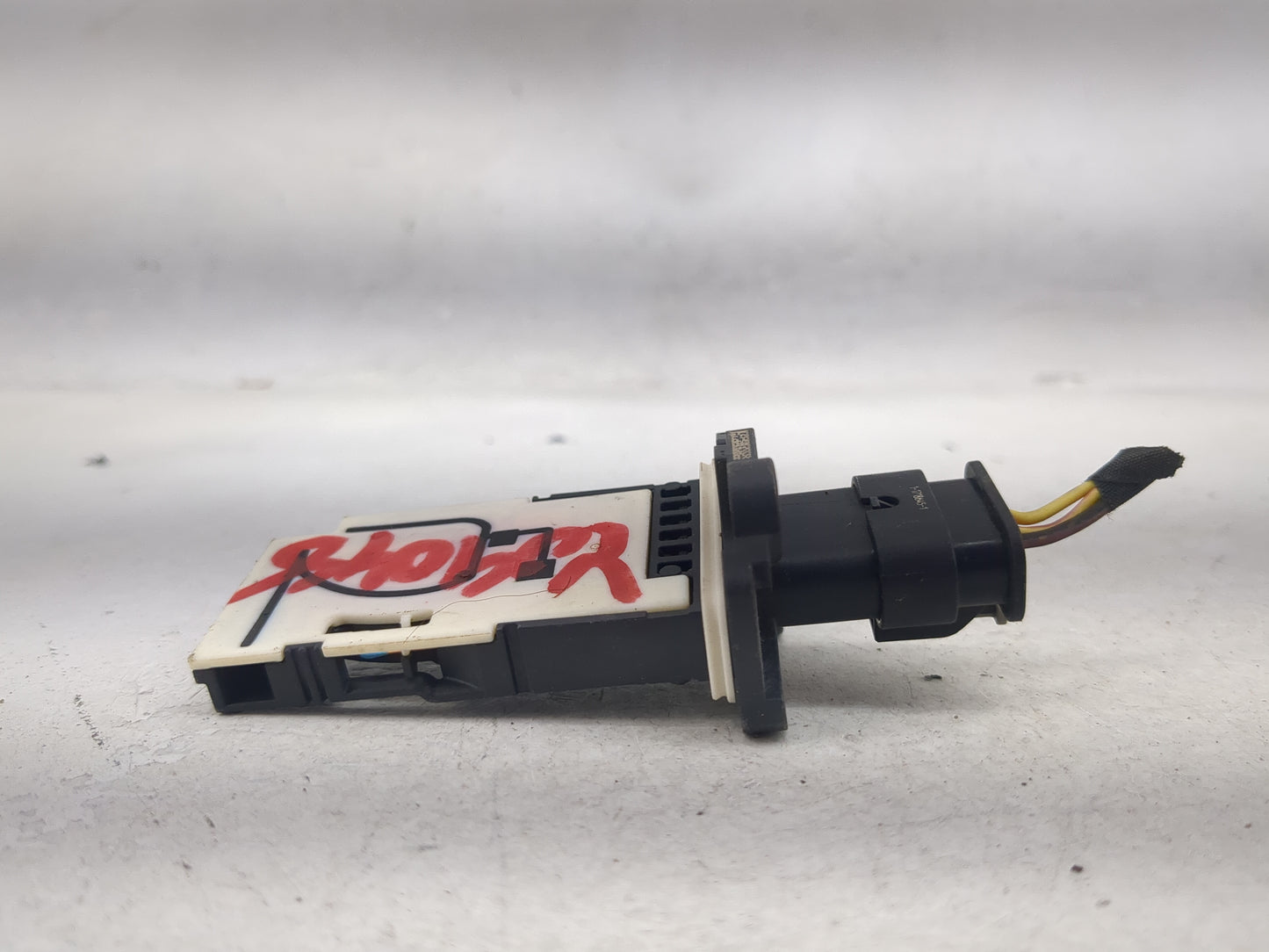 2015-2017 Chrysler 200 Mass Air Flow Meter Maf 1485863 - Oemusedautoparts1.com