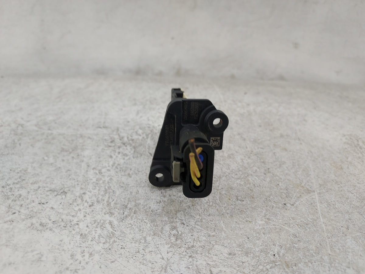 2015-2017 Chrysler 200 Mass Air Flow Meter Maf 1486252 - Oemusedautoparts1.com