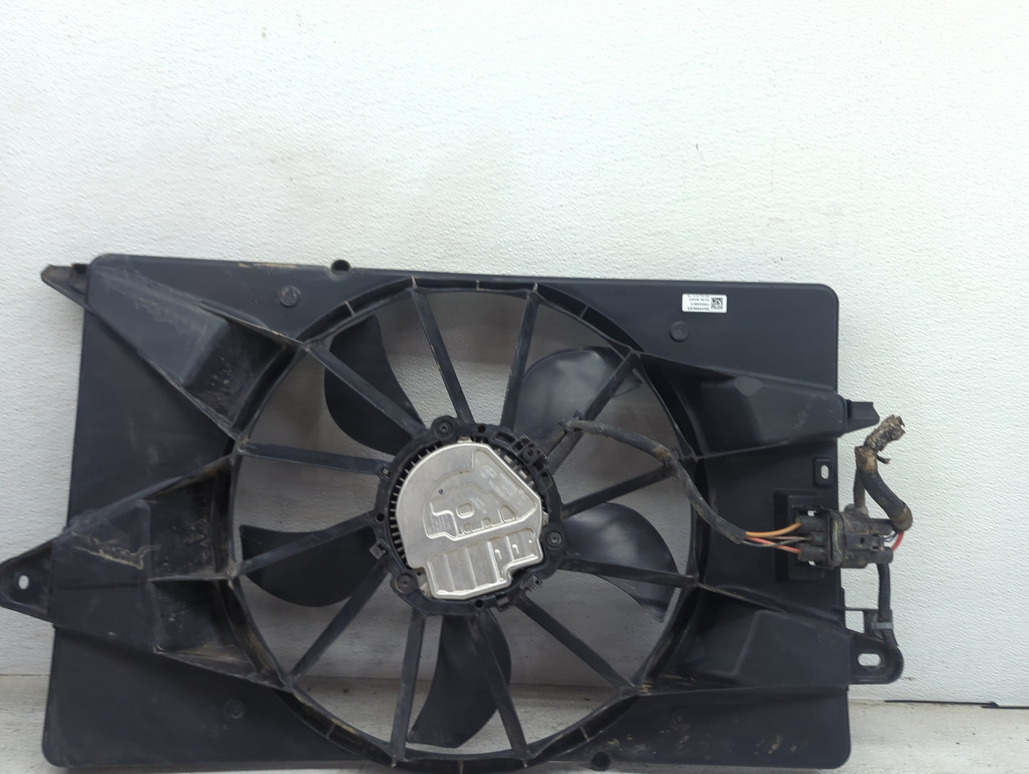 2015-2017 Chrysler 200 Electric Radiator Cooling Fan Motor Assembly Fits Fits 2015 2016 2017 OEM Used Auto Parts - Oemusedau