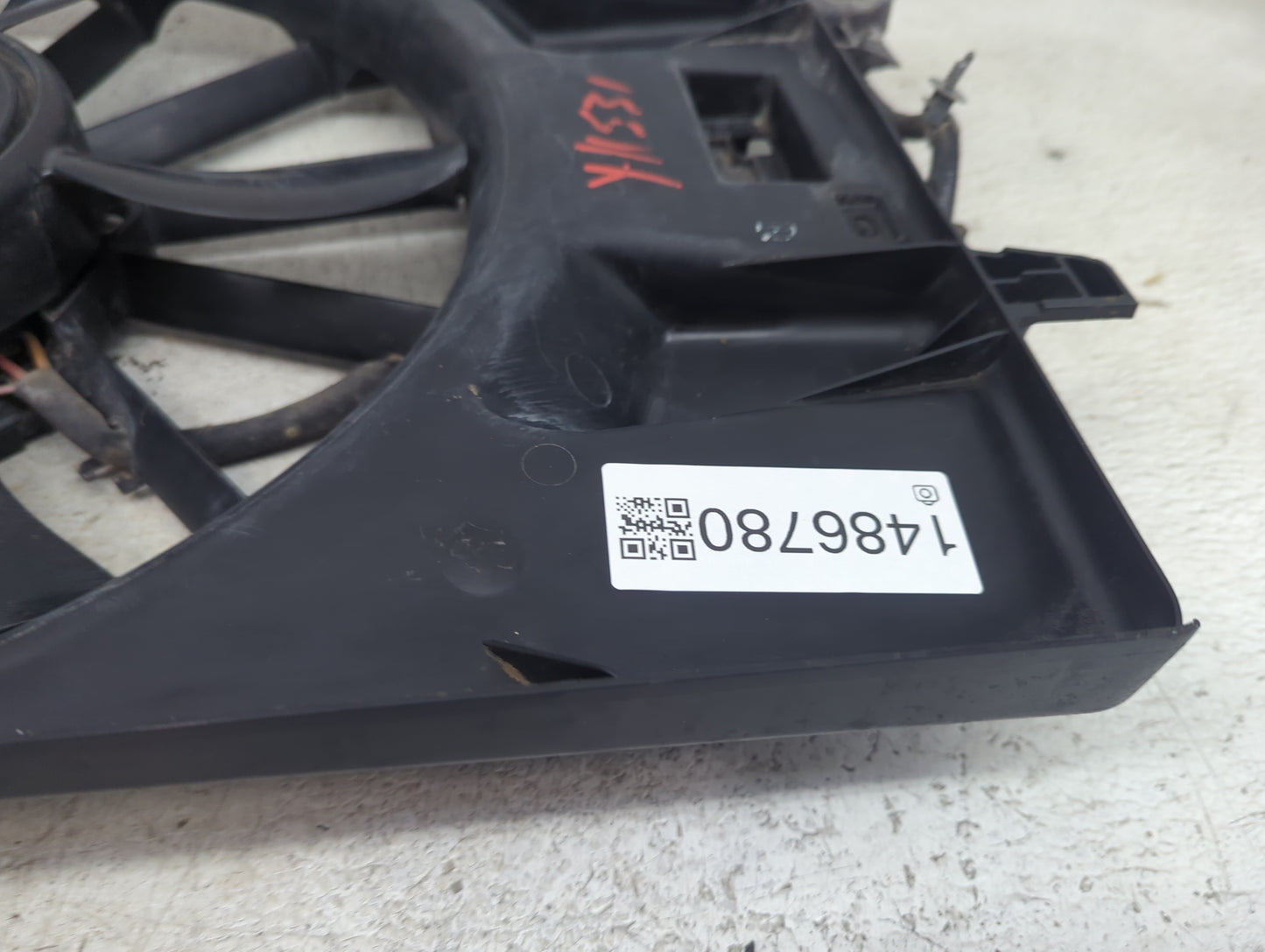 2015-2017 Chrysler 200 Electric Radiator Cooling Fan Motor Assembly Fits Fits 2015 2016 2017 OEM Used Auto Parts - Oemusedau