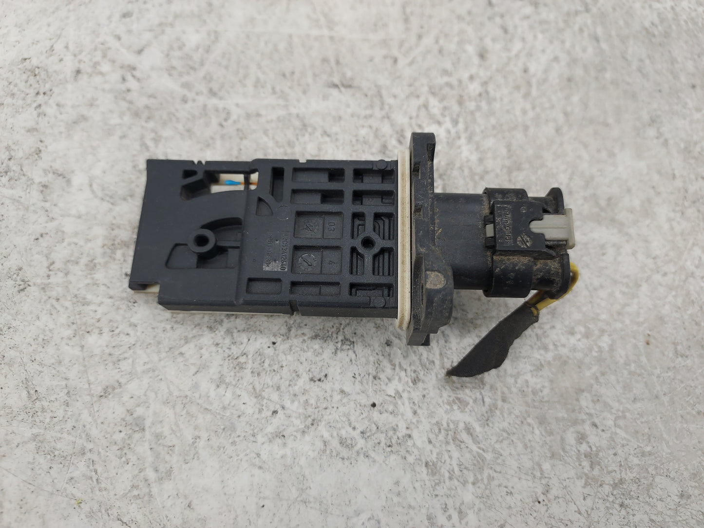 2015-2017 Chrysler 200 Mass Air Flow Meter Maf 1487360 - Oemusedautoparts1.com