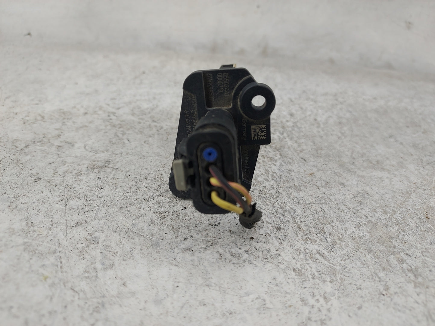 2015-2017 Chrysler 200 Mass Air Flow Meter Maf 1487360 - Oemusedautoparts1.com
