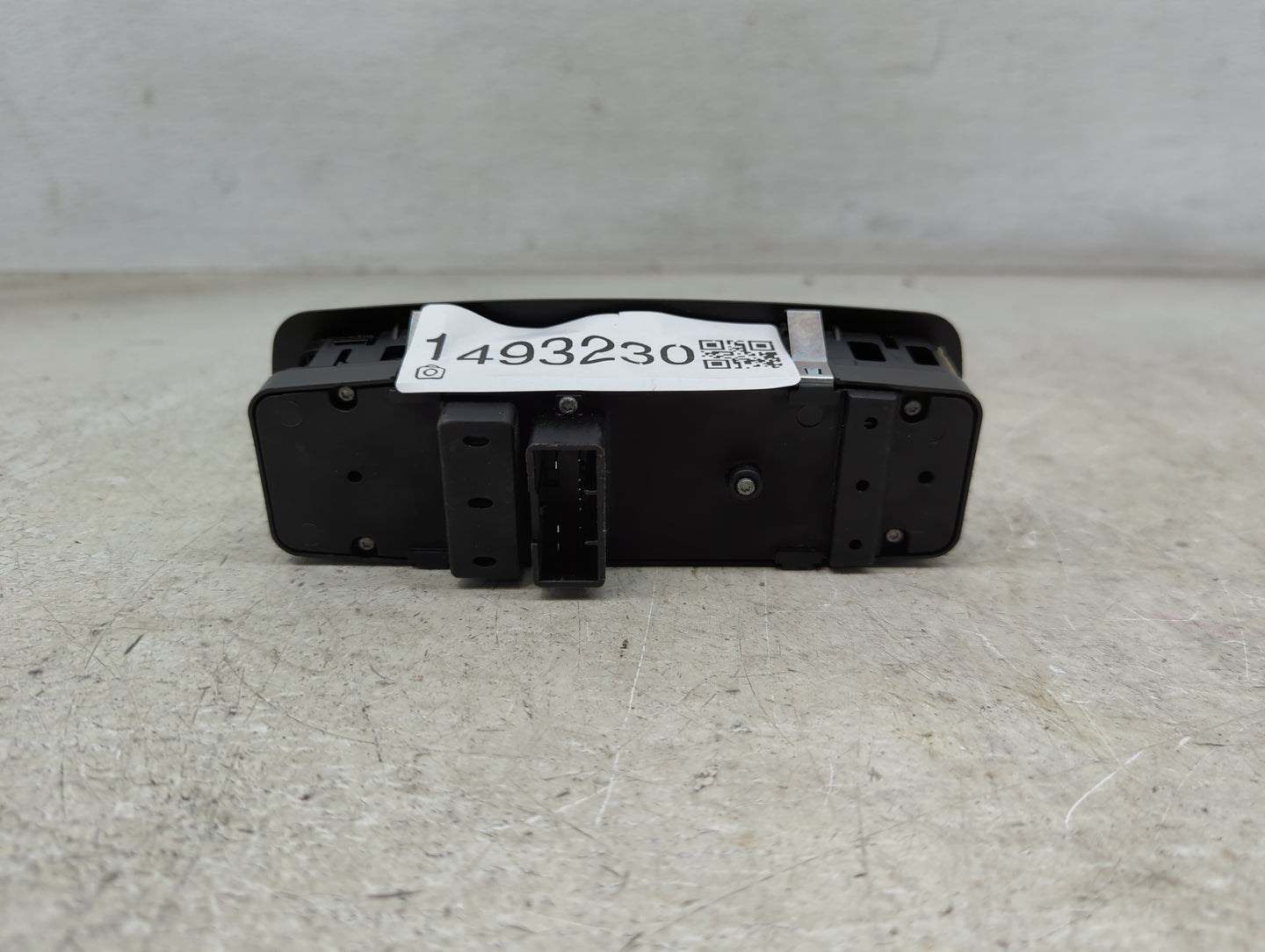 2015-2017 Chrysler 200 Master Power Window Switch Replacement Driver Side Left P/N:68231805AA Fits OEM Used Auto Parts - Oem