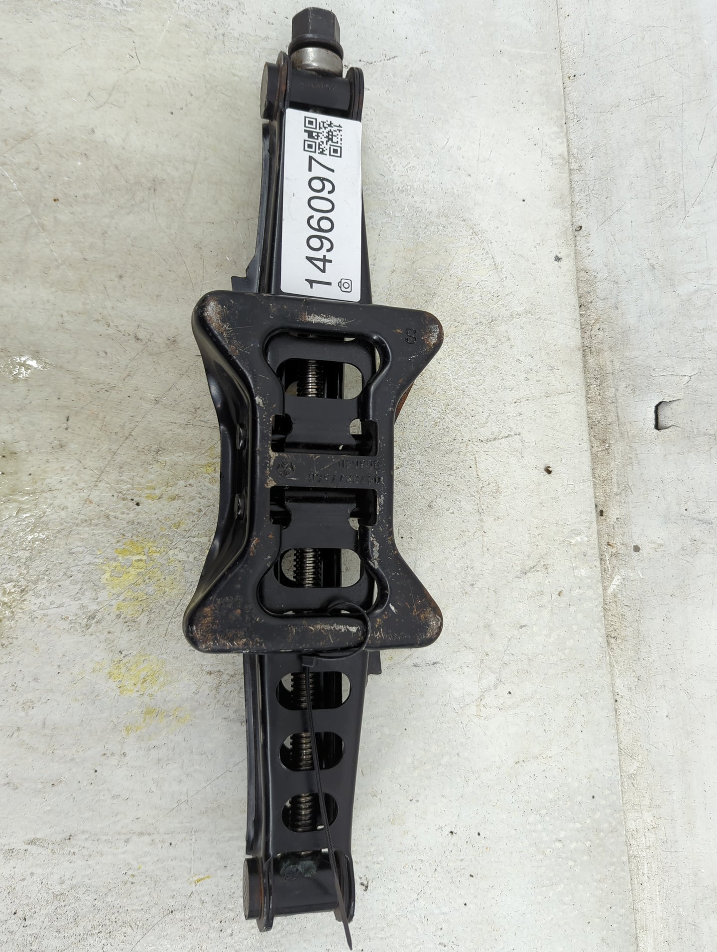 2015 Chrysler 200 Spare Scissor Car Jack 1496097 - Oemusedautoparts1.com