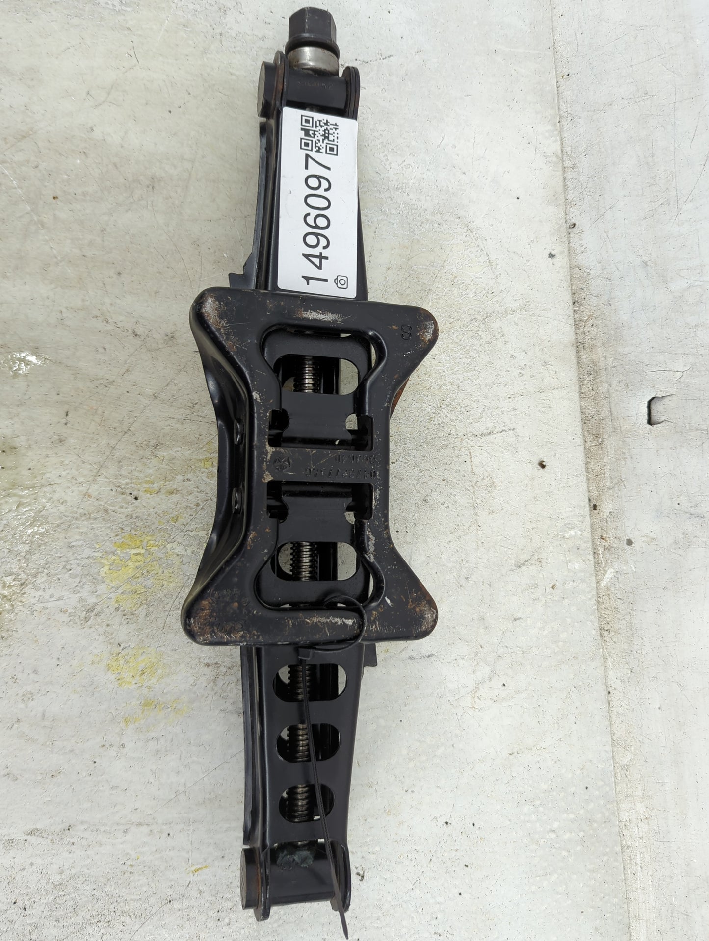 2015 Chrysler 200 Spare Scissor Car Jack 1496097 - Oemusedautoparts1.com