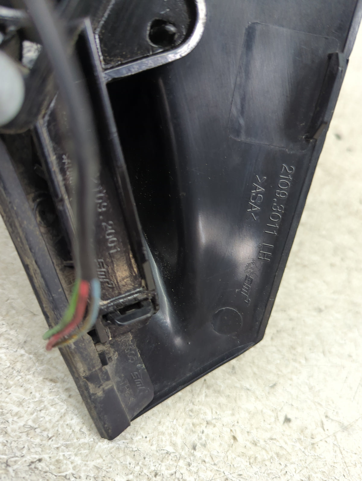 2015 Chrysler 200 Driver Side View Mirror - Left Door Mirror OEM Used - Oemusedautoparts1.com