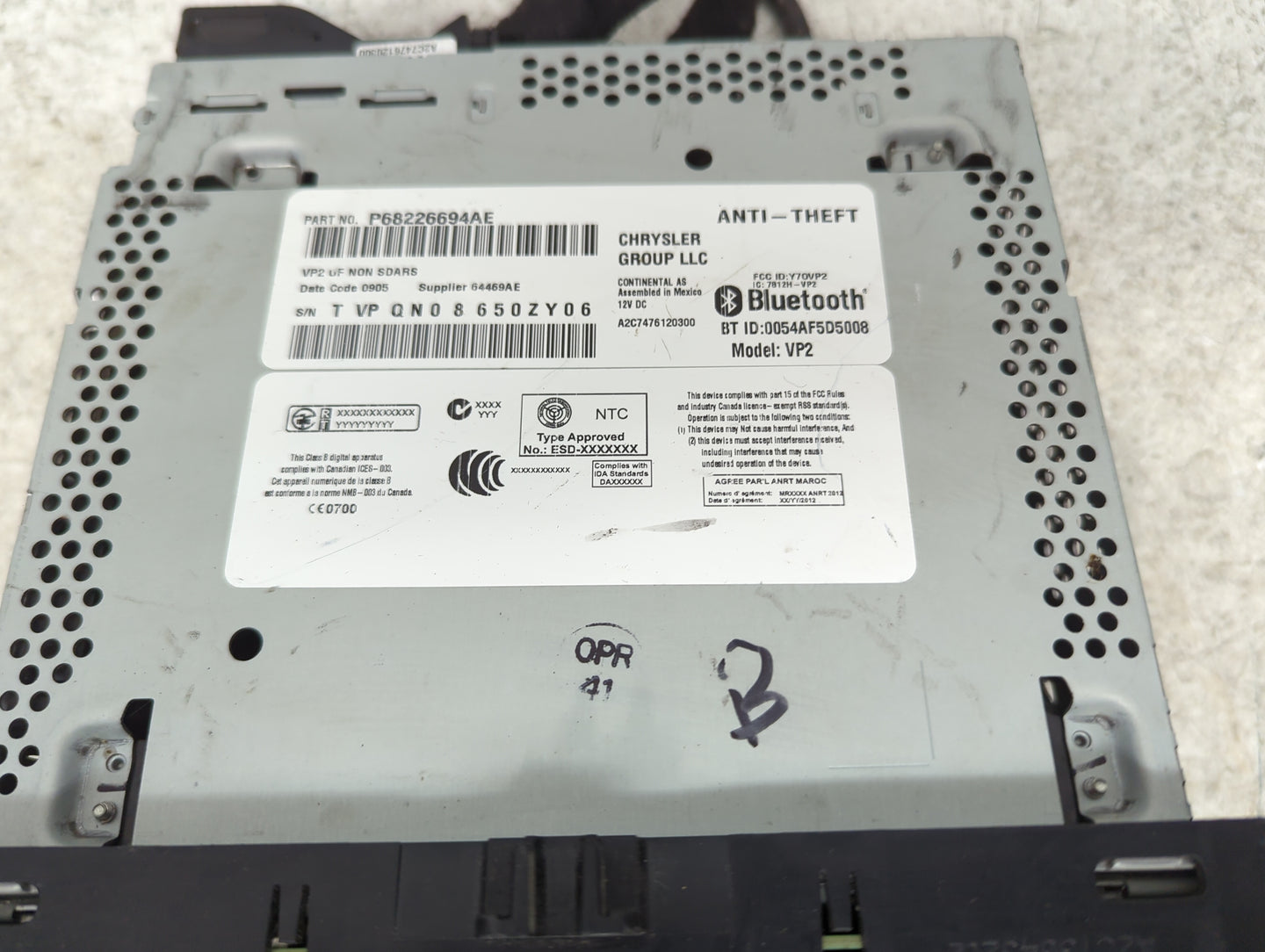 2015 Chrysler 200 Radio AM FM Cd Player Receiver Replacement P/N:P68226694AE A2C7476120300, VP2 Fits OEM Used Auto Parts - O