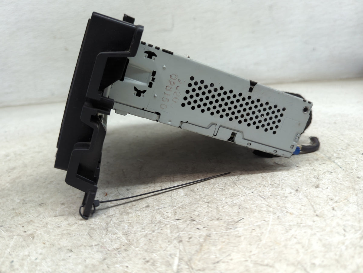 2015 Chrysler 200 Radio AM FM Cd Player Receiver Replacement P/N:P68226694AE A2C7476120300, VP2 Fits OEM Used Auto Parts - O