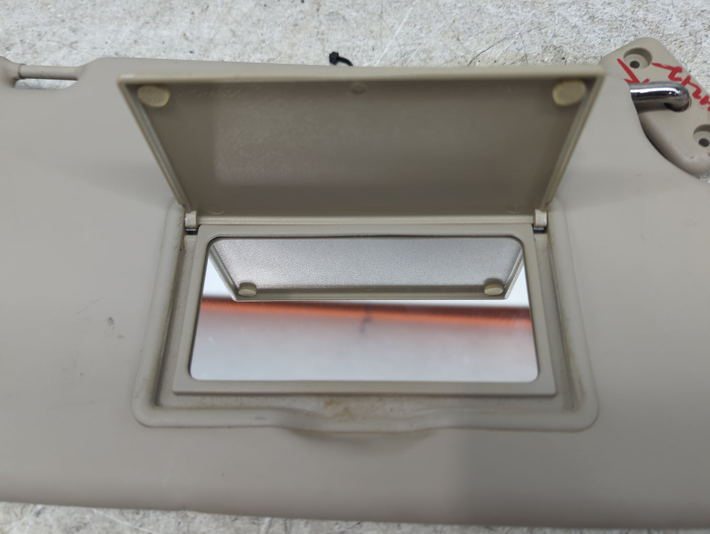 2015 Chrysler 200 Sun Visor Shade Replacement Passenger Right Mirror Fits OEM Used Auto Parts - Oemusedautoparts1.com