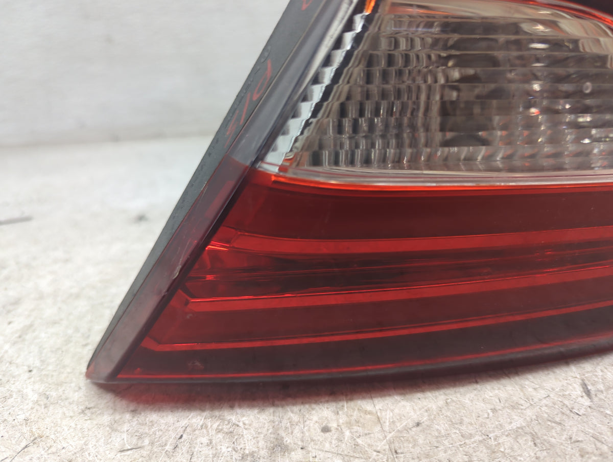 2015 Chrysler 200 Driver Left Side Deck Lid Mounted Tail Light 1499113 - Oemusedautoparts1.com