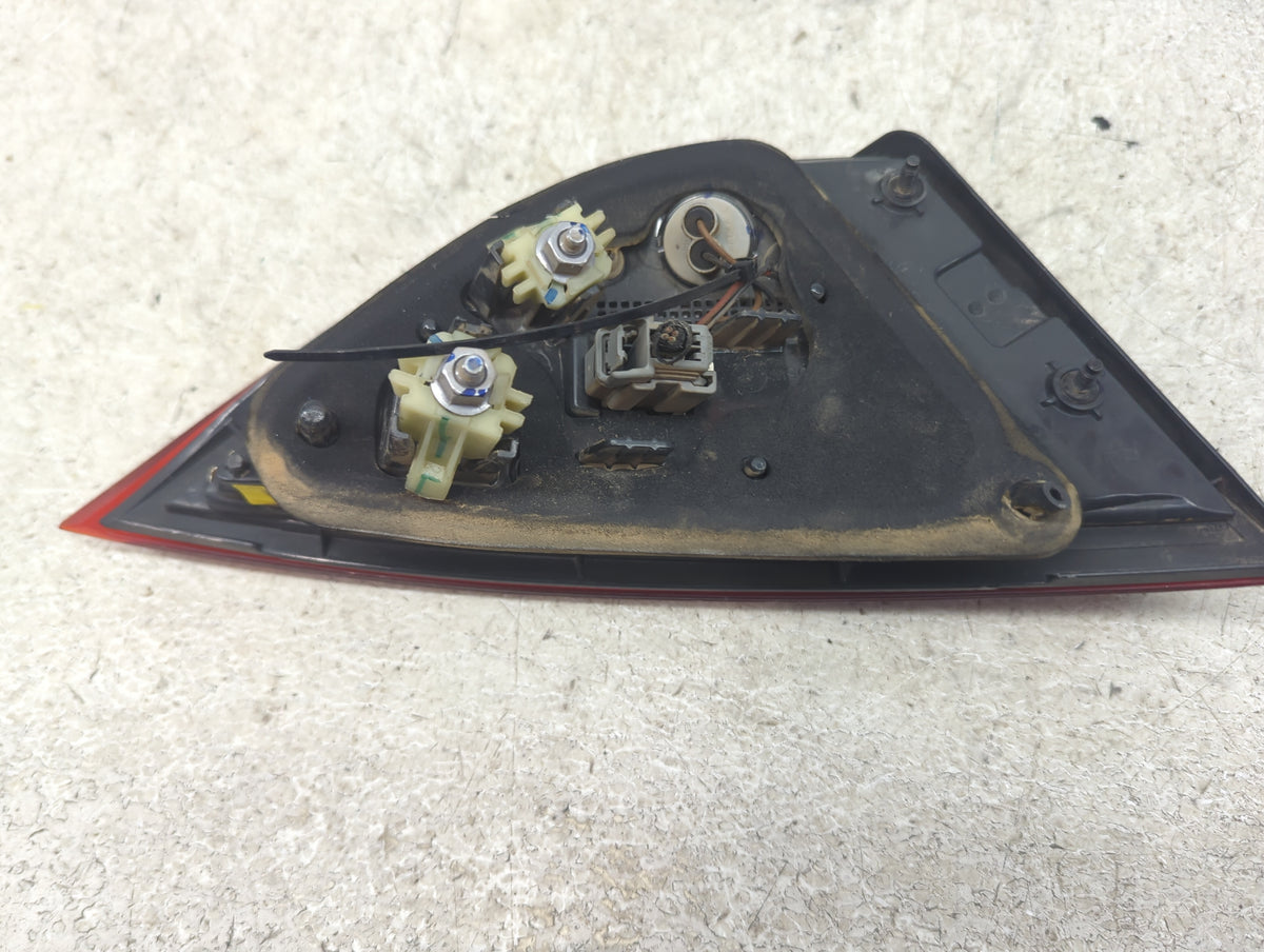 2015 Chrysler 200 Driver Left Side Deck Lid Mounted Tail Light 1499113 - Oemusedautoparts1.com