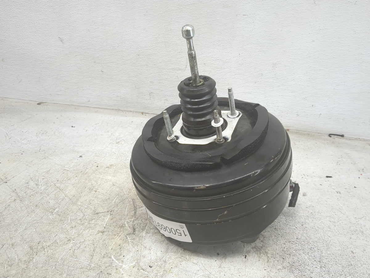 2015-2017 Chrysler 200 Power Brake Booster Oem 1500691 - Oemusedautoparts1.com