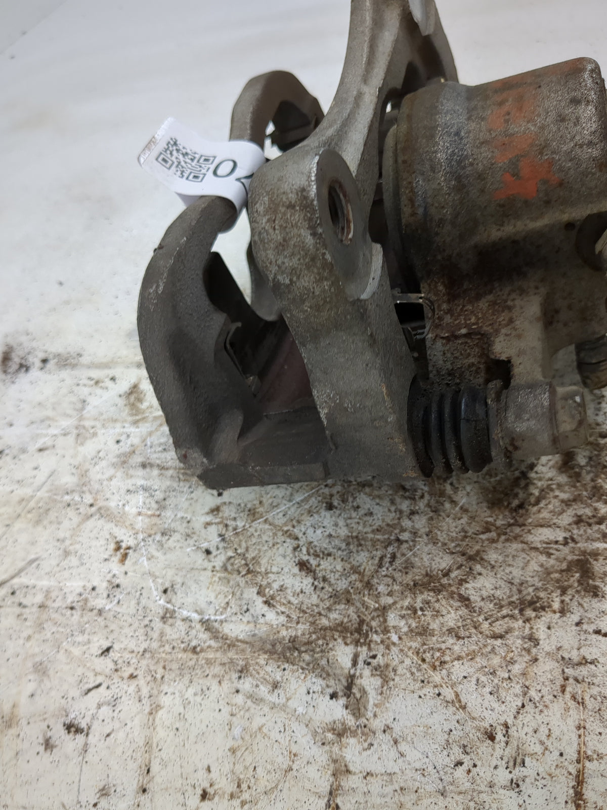 2015-2017 Chrysler 200 Front Passenger Right Brake Caliper 1519070 - Oemusedautoparts1.com