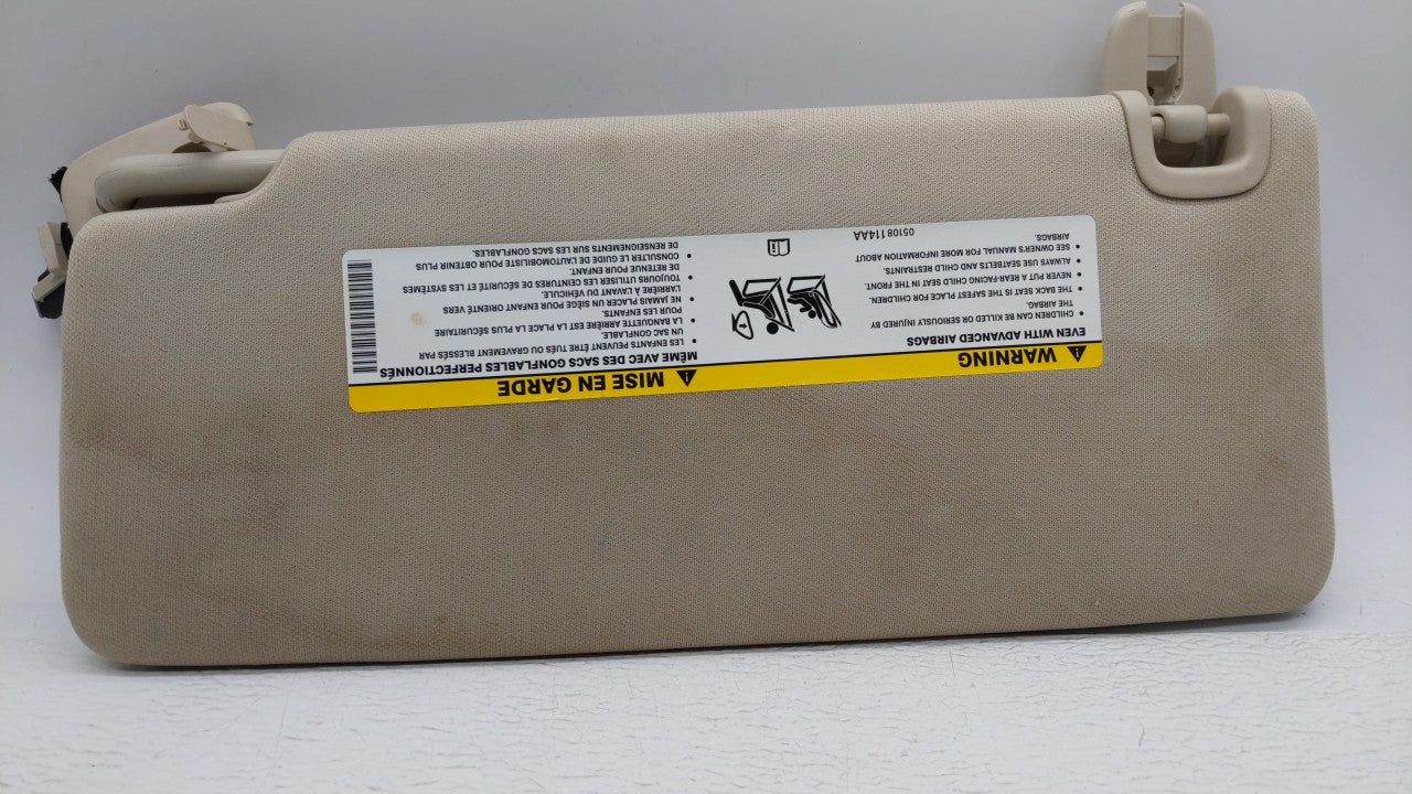 2015 Chrysler 200 Sun Visor Shade Replacement Passenger Right Mirror Fits OEM Used Auto Parts - Oemusedautoparts1.com