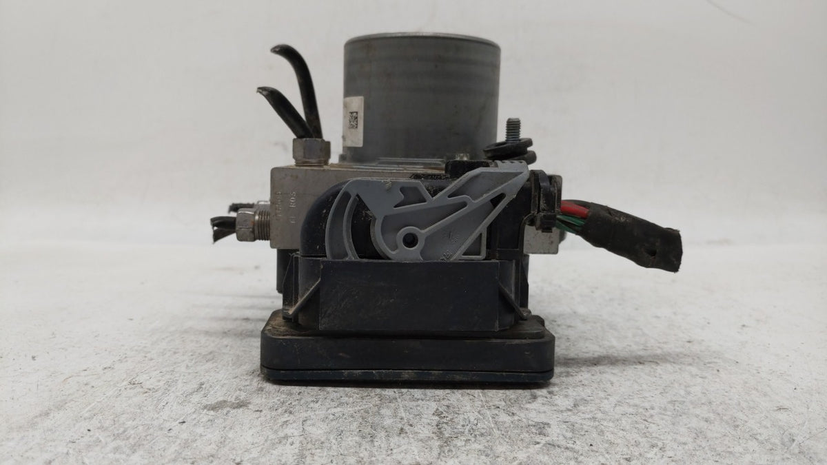 2015 Chrysler 200 Anti-Lock Brake ABS Pump Module Actuator OEM P/N:04861661AB 04861661AA, 68232470AB Fits OEM Used Auto Part