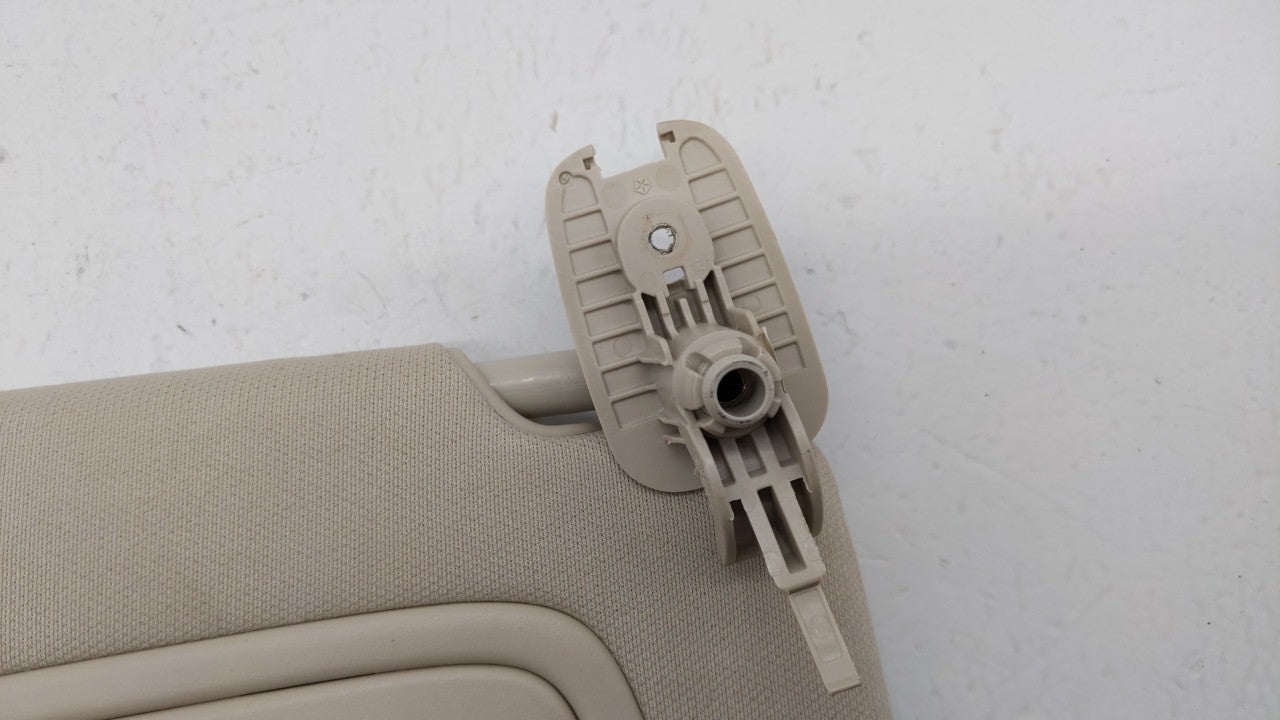 2015 Chrysler 200 Sun Visor Shade Replacement Passenger Right Mirror Fits OEM Used Auto Parts - Oemusedautoparts1.com