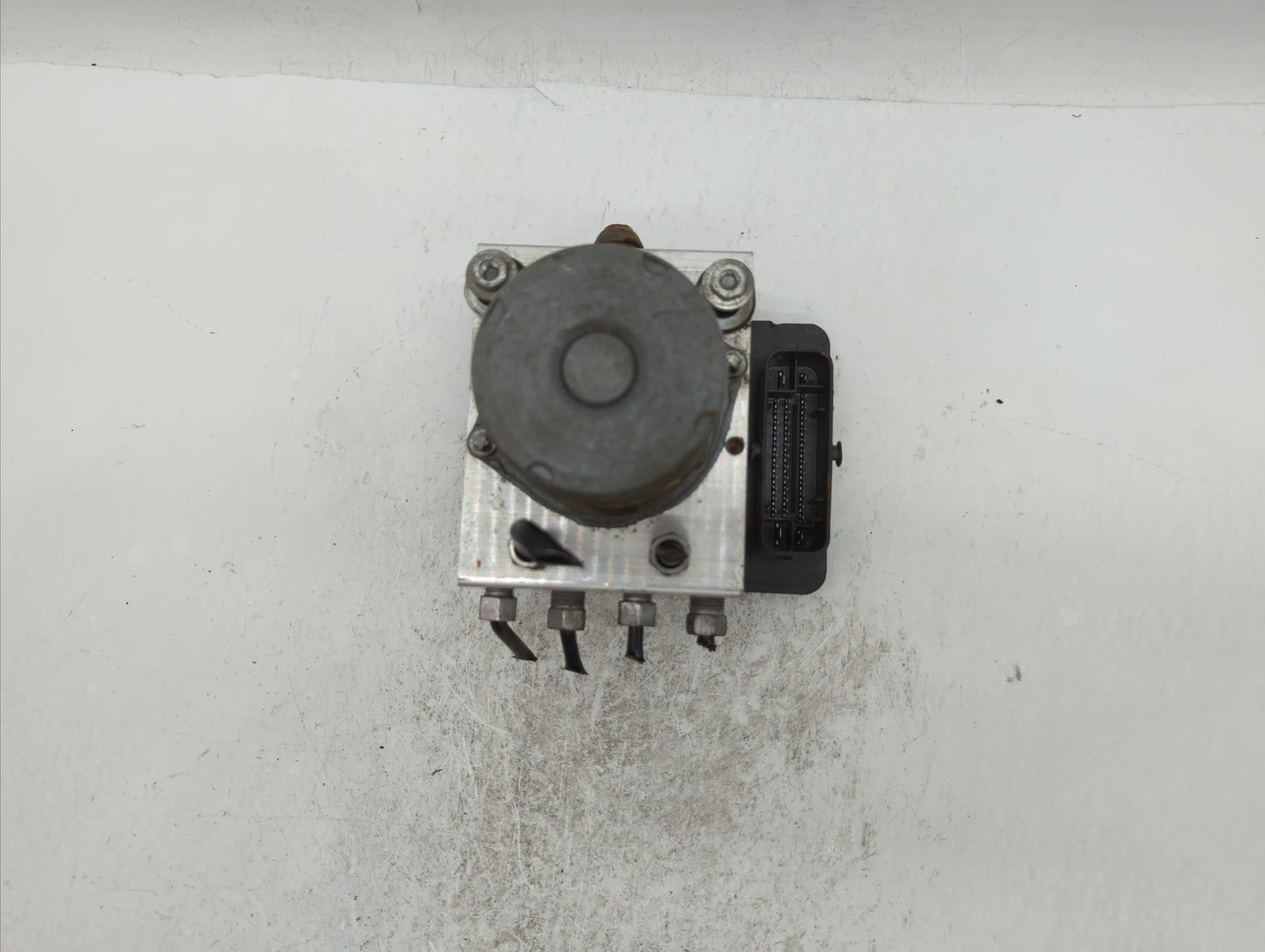2015 Chrysler 200 ABS Pump Control Module Replacement P/N:68232470AB Fits OEM Used Auto Parts - Oemusedautoparts1.com