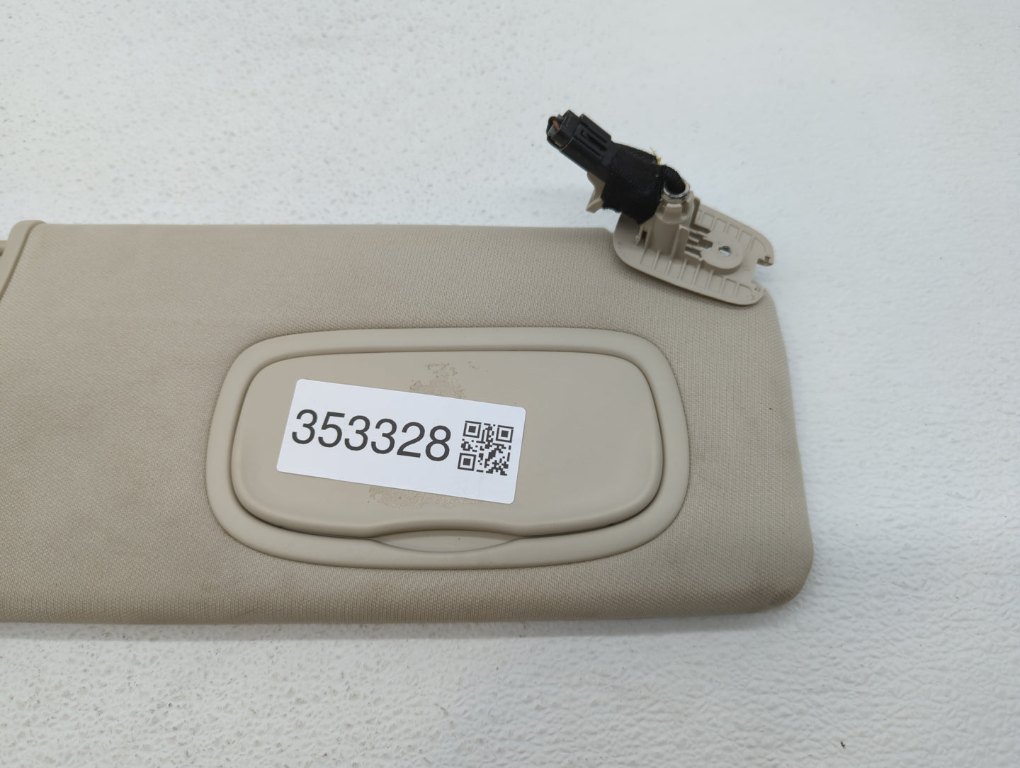 2015 Chrysler 200 Sun Visor Shade Replacement Passenger Right Mirror Fits OEM Used Auto Parts - Oemusedautoparts1.com