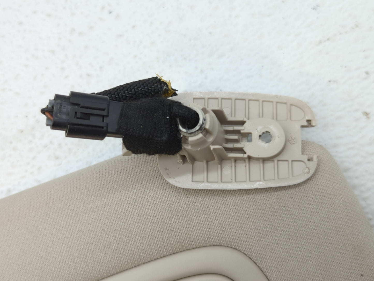 2015 Chrysler 200 Sun Visor Shade Replacement Passenger Right Mirror Fits OEM Used Auto Parts - Oemusedautoparts1.com