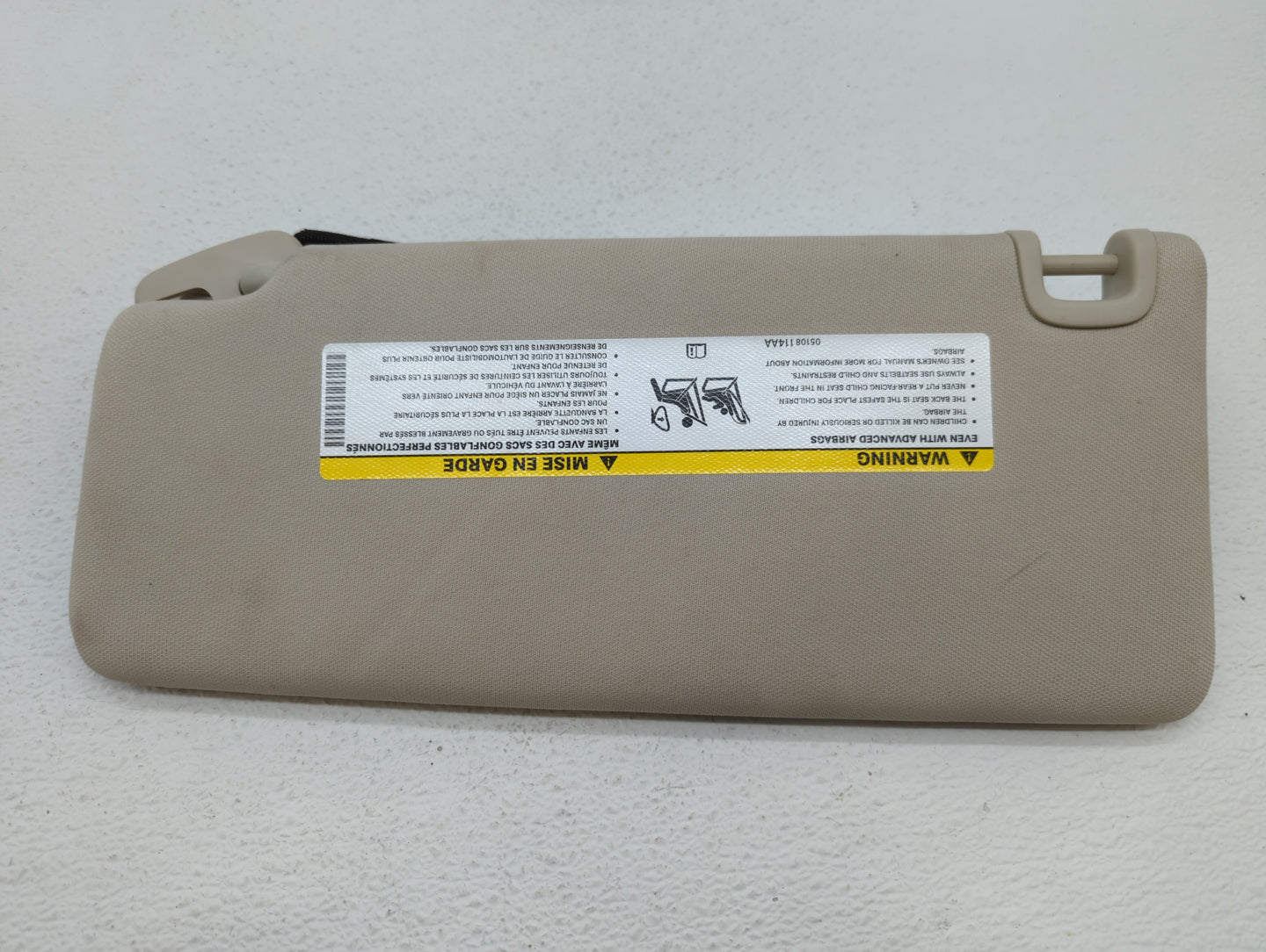 2015 Chrysler 200 Sun Visor Shade Replacement Passenger Right Mirror Fits OEM Used Auto Parts - Oemusedautoparts1.com