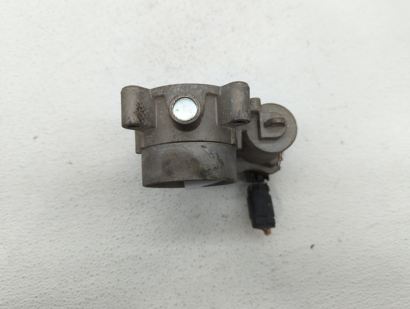 2015-2017 Chrysler 200 Throttle Body P/N:04891970AB Fits Fits 2014 2015 2016 2017 2018 OEM Used Auto Parts - Oemusedautopart