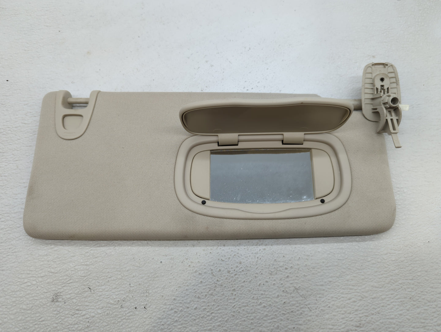2015 Chrysler 200 Sun Visor Shade Replacement Passenger Right Mirror Fits OEM Used Auto Parts - Oemusedautoparts1.com