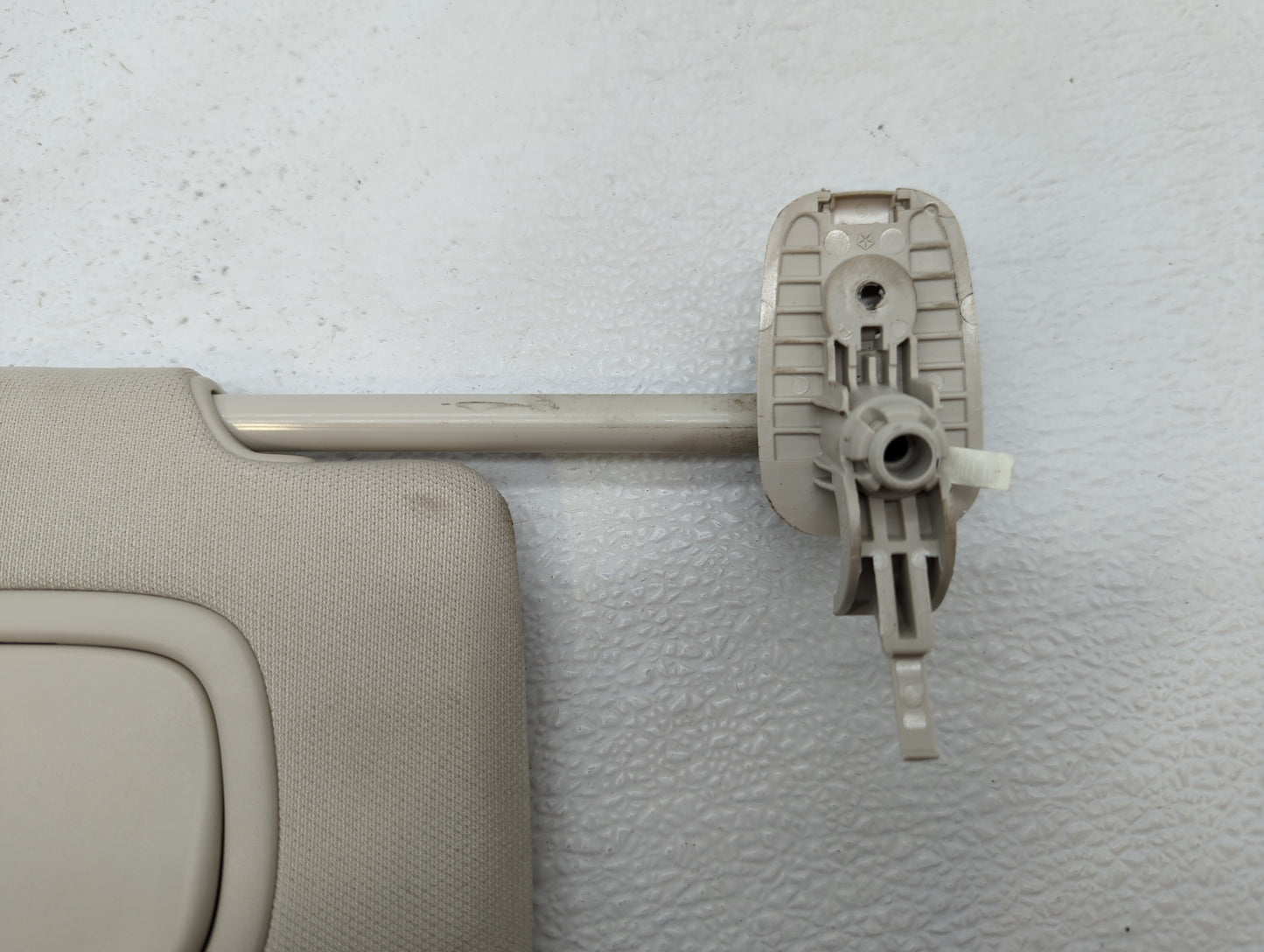 2015 Chrysler 200 Sun Visor Shade Replacement Passenger Right Mirror Fits OEM Used Auto Parts - Oemusedautoparts1.com