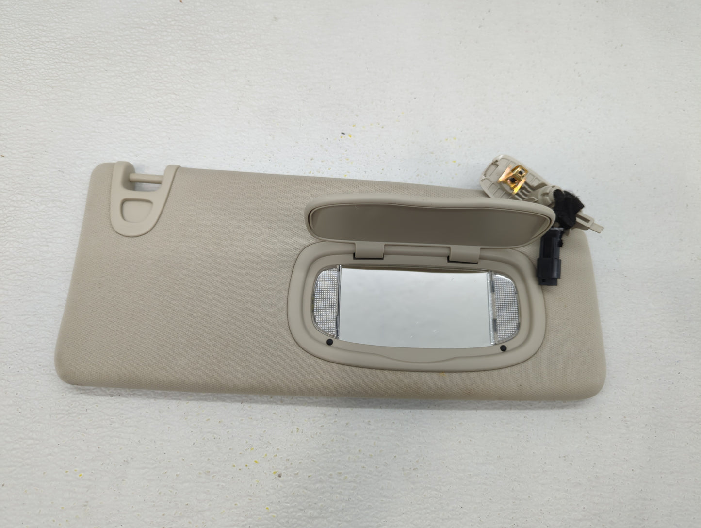 2015 Chrysler 200 Sun Visor Shade Replacement Passenger Right Mirror Fits OEM Used Auto Parts - Oemusedautoparts1.com