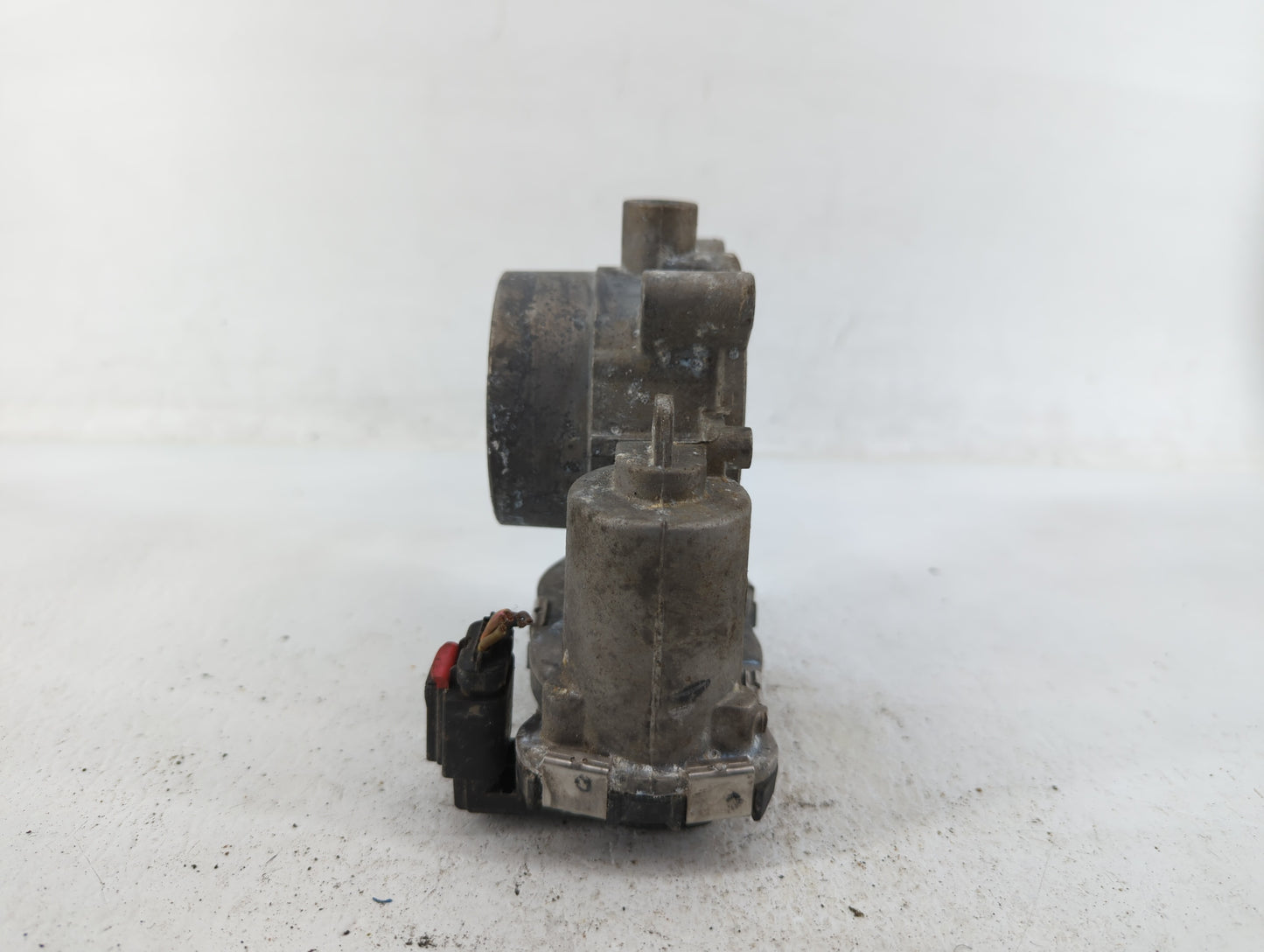 2015-2017 Chrysler 200 Throttle Body P/N:04891970AB Fits Fits 2014 2015 2016 2017 2018 2019 2020 2021 2022 OEM Used Auto Par