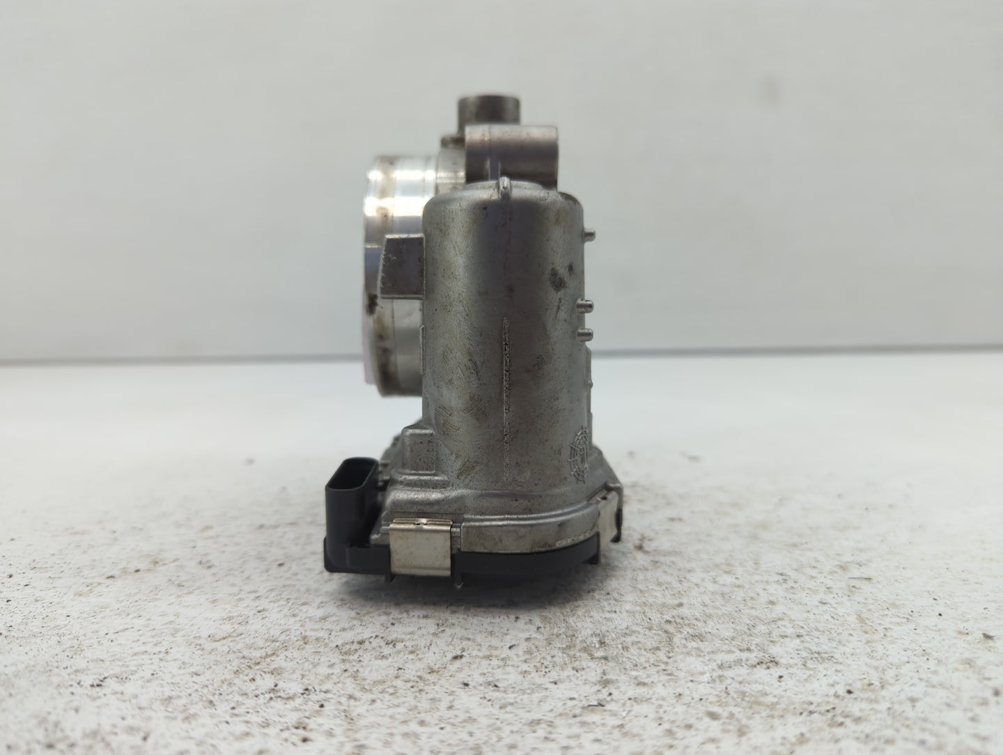 2011-2017 Chrysler 200 Throttle Body P/N:05184349AE Fits Fits 2011 2012 2013 2014 2015 2016 2017 2018 2019 2020 2021 2022 OE