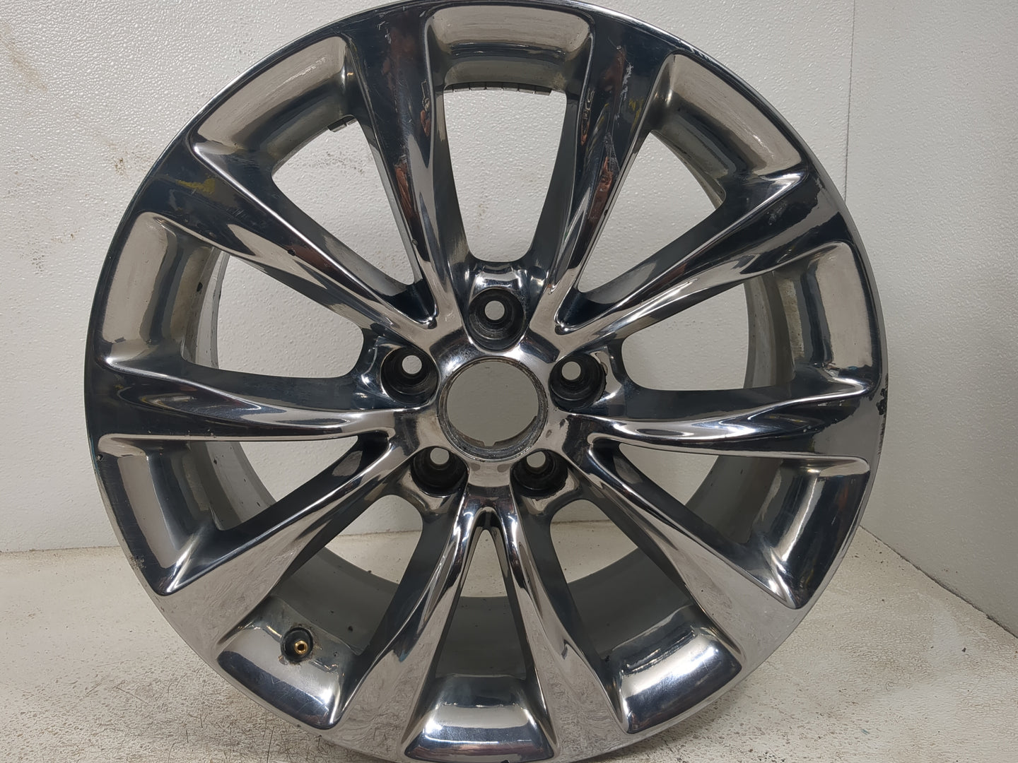 2015-2017 Chrysler 200 Oem Wheel Rim 5000360 - Oemusedautoparts1.com