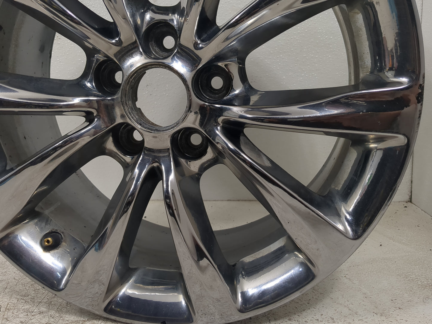 2015-2017 Chrysler 200 Oem Wheel Rim 5000360 - Oemusedautoparts1.com
