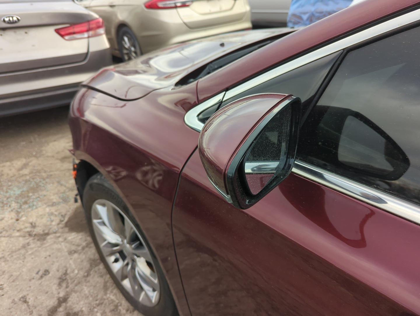 2015-2017 Chrysler 200 Driver Side View Mirror - Left Door Mirror OEM Used - Oemusedautoparts1.com