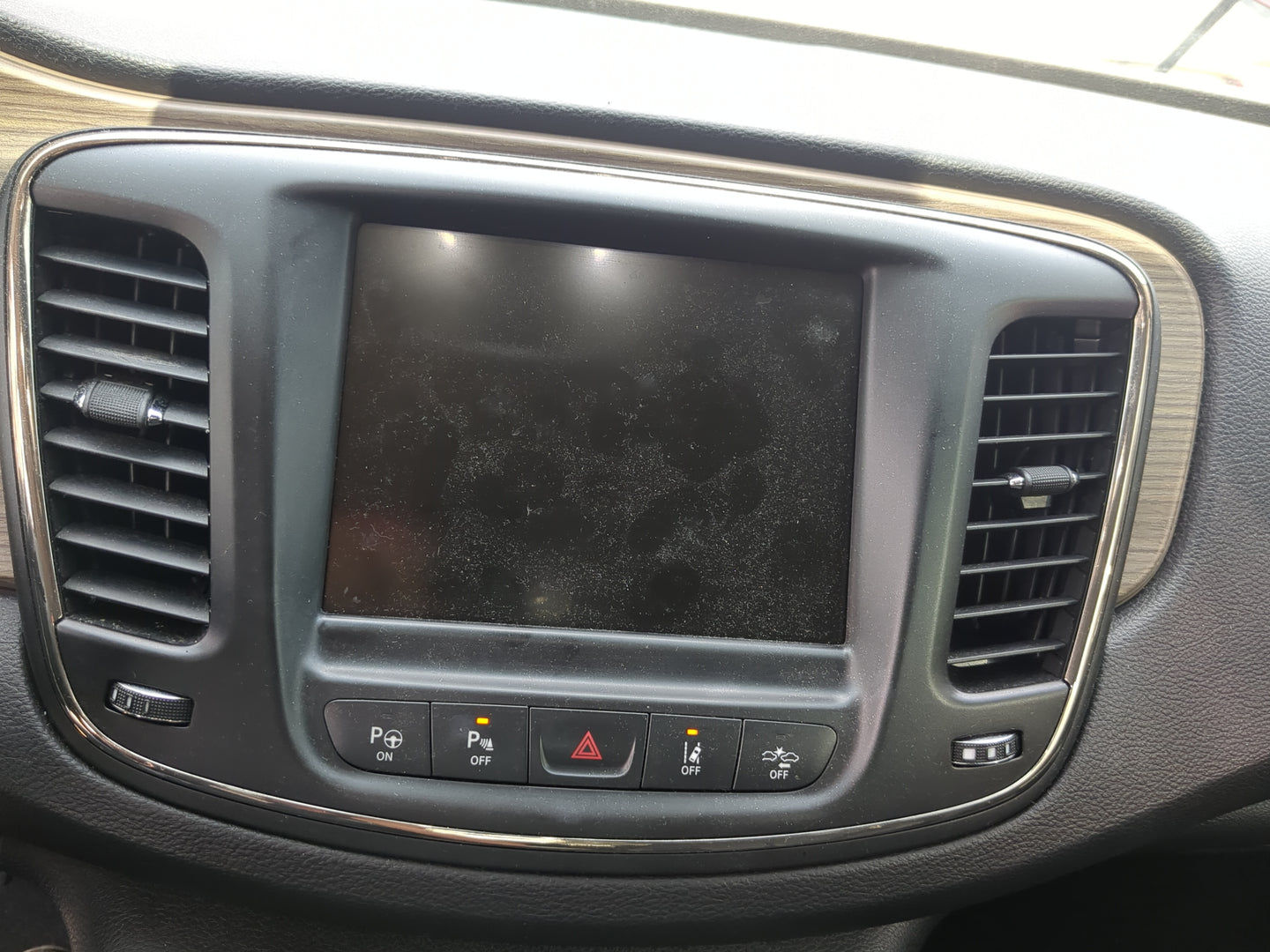 2015 Chrysler 200 Radio AM FM Cd Player Receiver Replacement Fits OEM Used Auto Parts - Oemusedautoparts1.com