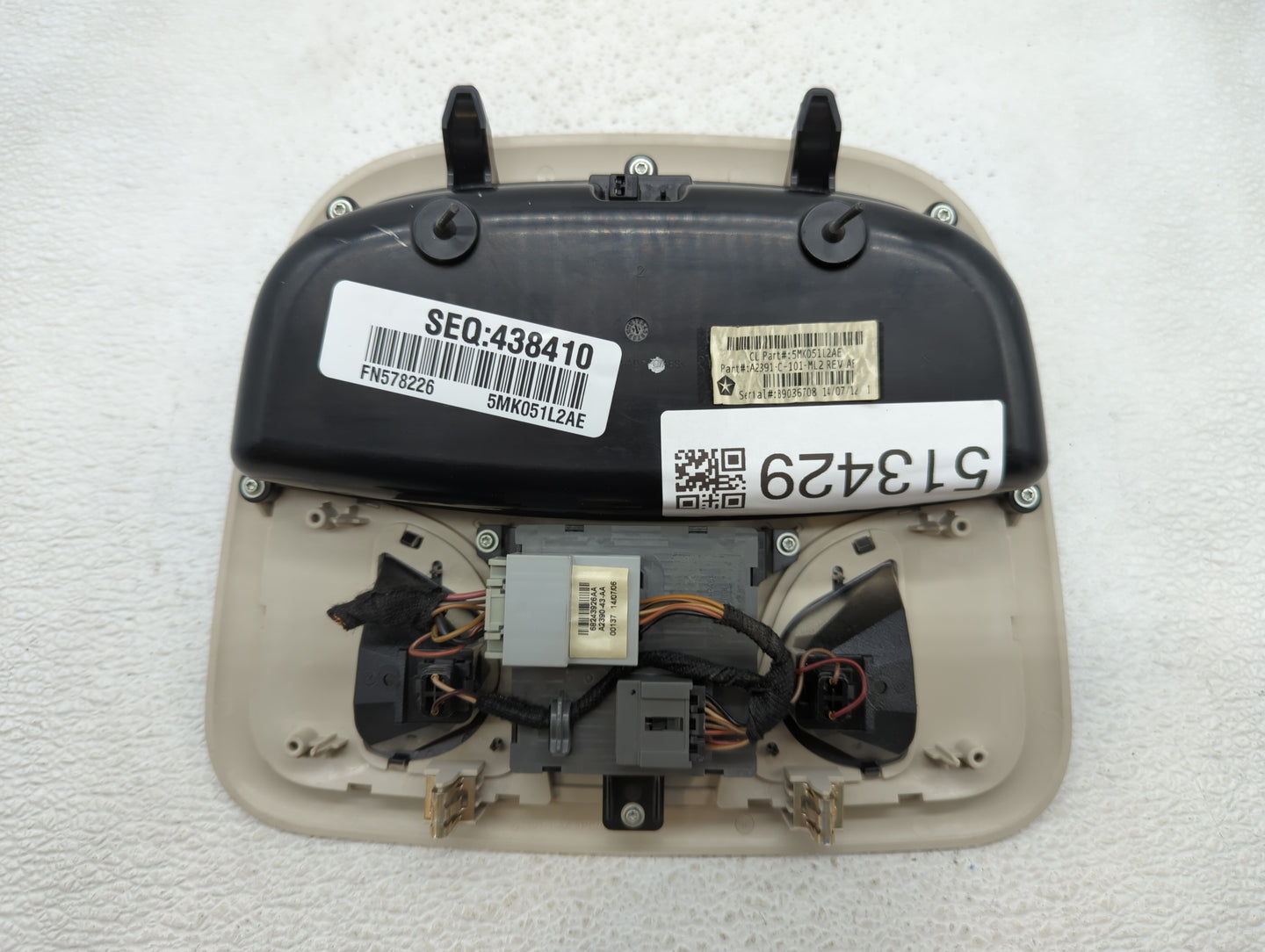 2015-2017 Chrysler 200 Overhead Roof Console Light Beige 513429 - Oemusedautoparts1.com
