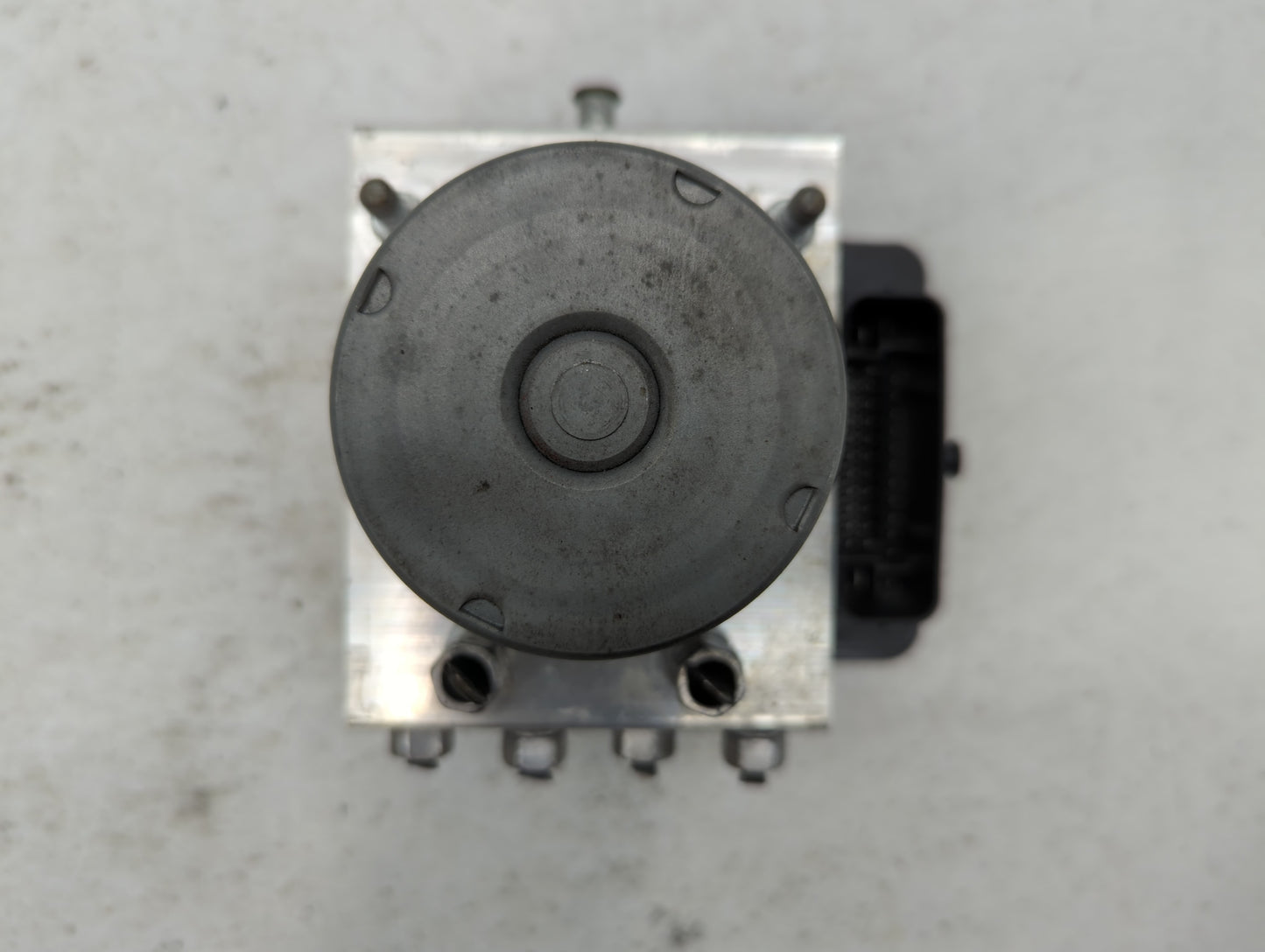 2015 Chrysler 200 ABS Pump Control Module Replacement P/N:68232470AB Fits OEM Used Auto Parts - Oemusedautoparts1.com