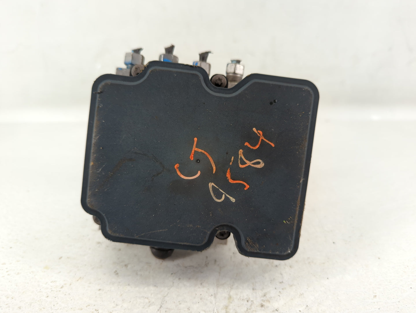 2015 Chrysler 200 ABS Pump Control Module Replacement P/N:P68158890AC Fits OEM Used Auto Parts - Oemusedautoparts1.com