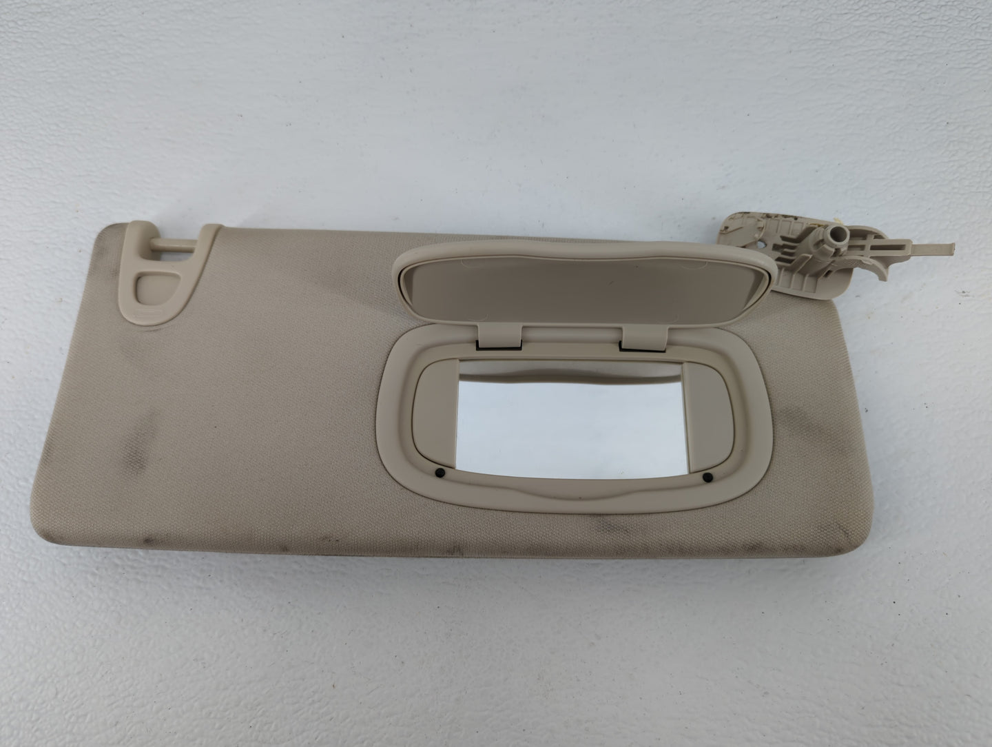 2015 Chrysler 200 Sun Visor Shade Replacement Passenger Right Mirror Fits OEM Used Auto Parts - Oemusedautoparts1.com